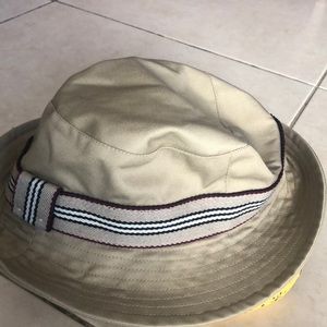 Burberry bucket hat